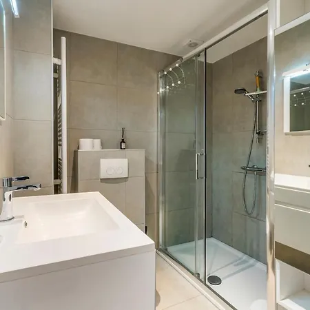 Apartment Retro Woning Te Centrum Oostende, 5min De Kust