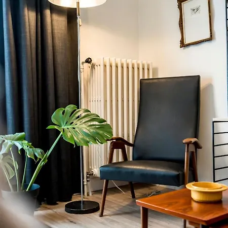 Apartment Retro Woning Te Centrum Oostende, 5min De Kust Ostend